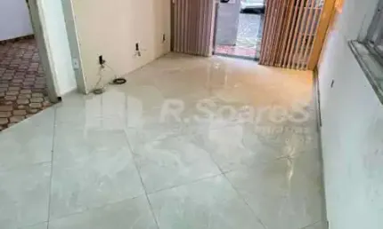 Casa em condomínio fechado com 4 quartos à venda na Rua Namur, Vila Valqueire, Rio de Janeiro, 140 m2 por R$ 340.000