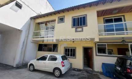 Casa em condomínio fechado com 2 quartos à venda na Rua Xavier Curado, Marechal Hermes, Rio de Janeiro, 64 m2 por R$ 310.000