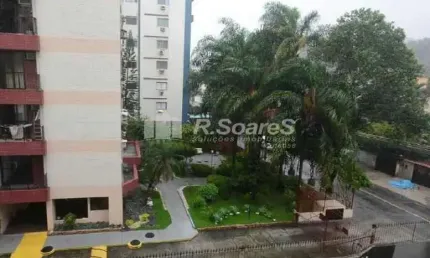 Apartamento com 2 quartos à venda na Rua Professor Henrique Costa, Pechincha, Rio de Janeiro, 66 m2 por R$ 239.000