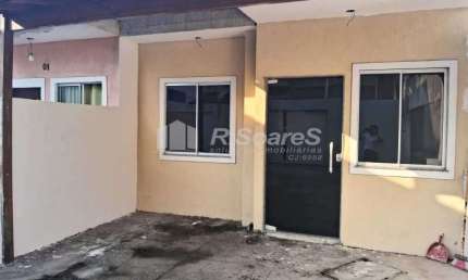 Casa com 2 quartos à venda na Rua Marília, Cabuçu, Nova Iguaçu, 60 m2 por R$ 180.000