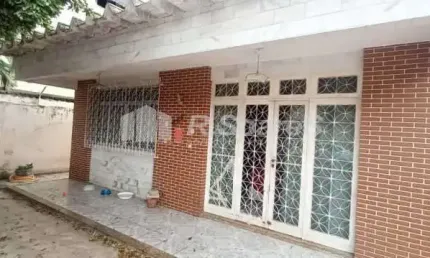 Casa com 6 quartos à venda na Rua Namur, Vila Valqueire, Rio de Janeiro, 500 m2 por R$ 650.000