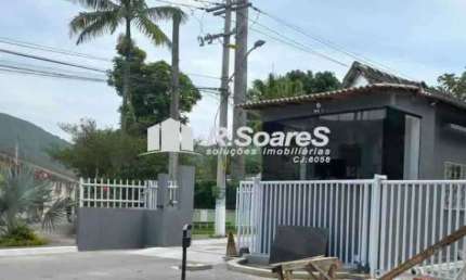 Terreno à venda na Avenida Carlos Pontes, Jardim Sulacap, Rio de Janeiro por R$ 150.000