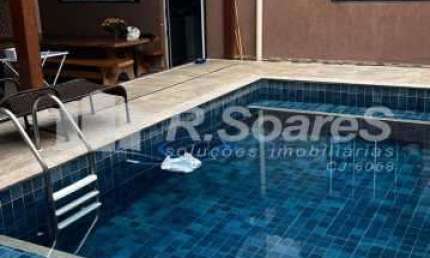 Casa com 3 quartos à venda na Rua das Rosas, Vila Valqueire, Rio de Janeiro, 200 m2 por R$ 1.200.000