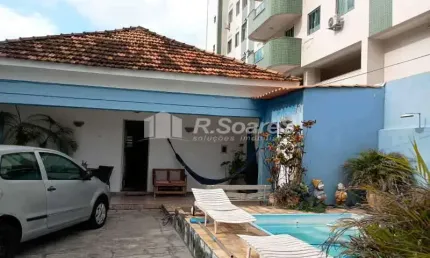 Casa com 5 quartos à venda na rua das hortências, vila valqueire, rio de janeiro, 300 m2 por r$ 1.100.000