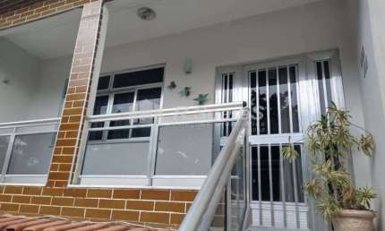 Casa com 2 quartos à venda na Rua Alfredo Bastos, Realengo, Rio de Janeiro, 120 m2 por R$ 190.000