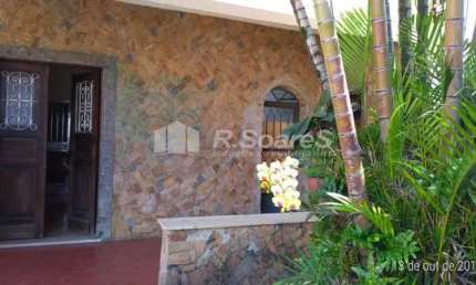 Casa com 3 quartos à venda na Rua Quiririm, Vila Valqueire, Rio de Janeiro, 500 m2 por R$ 650.000
