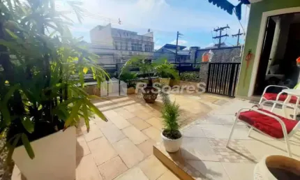 Casa em condomínio fechado com 3 quartos à venda na Rua Arcozelo, Vila Valqueire, Rio de Janeiro, 272 m2 por R$ 1.150.000