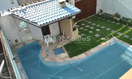 Casa em condomínio fechado com 4 quartos à venda na Estrada dos Bandeirantes, Vargem Pequena, Rio de Janeiro, 300 m2 por R$ 700.000