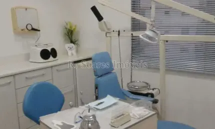 Sala comercial com 2 salas à venda na Rua das Rosas, Vila Valqueire, Rio de Janeiro, 34 m2 por R$ 260.000