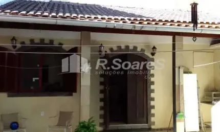 Casa com 3 quartos à venda na avenida pirpirituba, realengo, rio de janeiro, 273 m2 por r$ 395.999