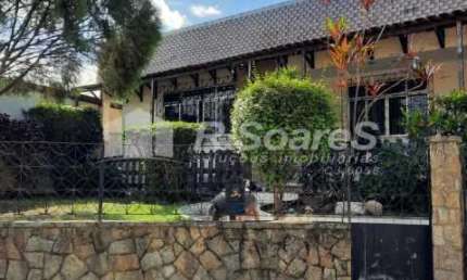 Casa com 3 quartos à venda na Rua Itanhaém, Vila Valqueire, Rio de Janeiro, 265 m2 por R$ 1.050.000