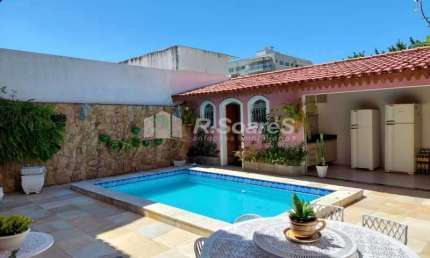 Casa em condomínio fechado com 4 quartos à venda na Rua Rui Mafra, Vila Valqueire, Rio de Janeiro, 229 m2 por R$ 1.300.000