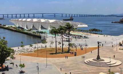 Prédio à venda na Rua Sacadura Cabral, Saúde, Rio de Janeiro, 832 m2 por R$ 1.000.000