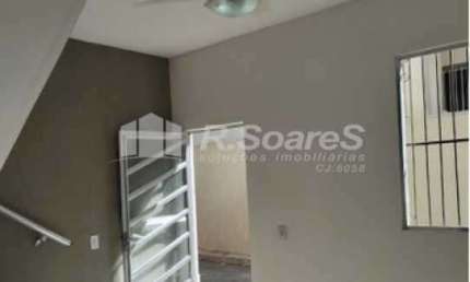 Casa com 3 quartos à venda na Rua Ferraz, Cascadura, Rio de Janeiro, 70 m2 por R$ 150.000