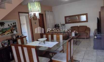 Casa com 3 quartos à venda na Rua Pereira Frazão, Praça Seca, Rio de Janeiro, 130 m2 por R$ 340.000