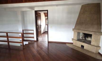 Lindo sobrado tríplex no bairro Boa Vista para locação.