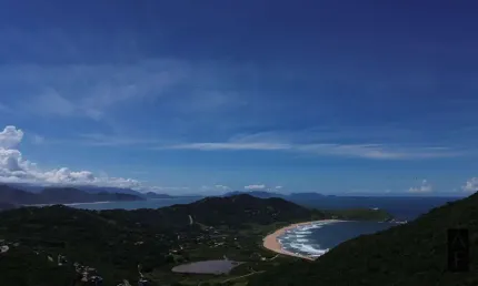 Terreno à venda na Praia da Ferrugem, Garopaba 
