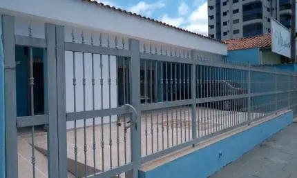 Ampla casa à venda em Caraguatatuba-SP, Jardim Primavera: 3 quartos, 2 banheiros, 3 vagas de garagem, 203m². Venha conferir!