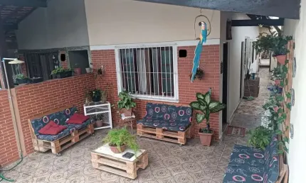 Imperdível oportunidade: Casa à venda em Praia Grande-SP, 3 quartos, 2 banheiros, 2 vagas de garagem, 127m²!