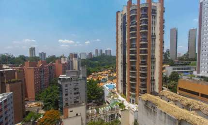 Apartamento de alto padrão com 3 quartos e 3 vagas no Jardim Ampliação, São Paulo-SP!