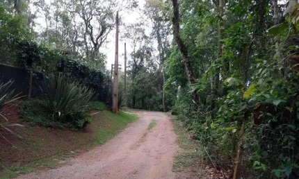 Terreno à venda no Jardim Apolinário, Mairiporã  por R$ 310.000
