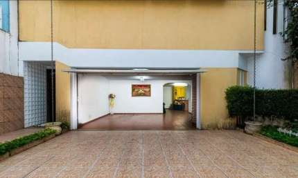 Casa com 3 quartos para alugar no Jardim Leonor Mendes de Barros, São Paulo  por R$ 6.400
