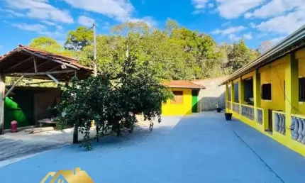 Excelente casa de campo localizada em Terra Preta, Mairiporã/SP