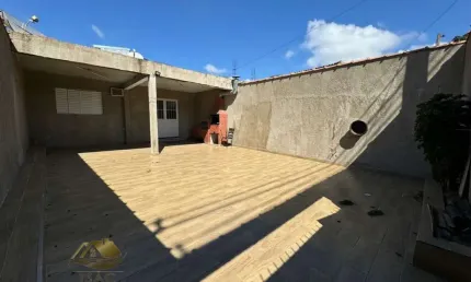 Casa em área comercial para venda em Terra Preta, Mairiporã/SP