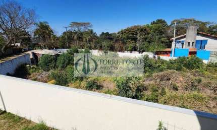 Excelente Terreno com total de 608m² podendo ser dividido em 2 lotes .