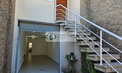 Lindo Sobrado 3 dormitórios, 1 suíte, 3 vagas Próximo do metrô
