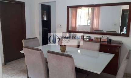 Casa 3 dormitórios 2 banheiros 2 vagas na Vila Antonieta