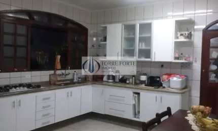 Sobrado 3 dormitórios suítes, 4 vagas, na Vila Carrão