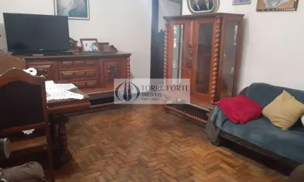 Casa Térrea 4 dormitorios 2 banheiros 3 vagas na Vila Regente Feijó