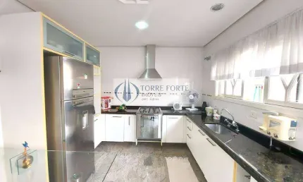 Lindo Sobrado com 2 dormitorios, 4 vagas no Carrão Vila Mafra.