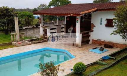 Sitio em Biritiba Mirim 3 dormitórios 3 banheiros e 4 vagas