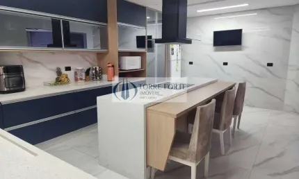 Sobrado com 3 quartos 2 suites , Picina ,5 vagas no Parque do Carmo.