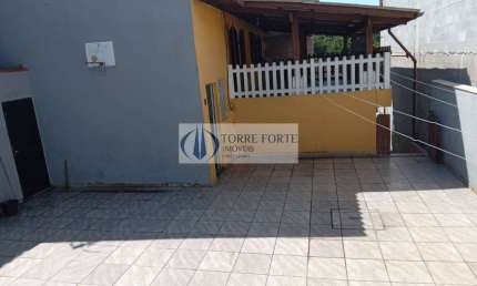Casa com 3 dormitorios, 1 suíte e 3 vagas em Santo André