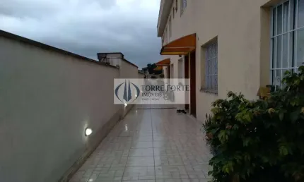 Casa em condominio com 2 suites 1 vaga de garagem na vila ema.