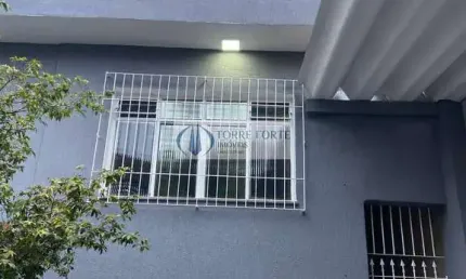Casa ótima localização 2 dormitórios, 8 vagas de garagem na vila tolstoi