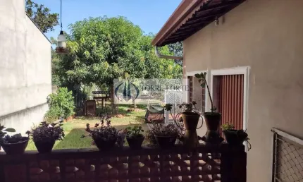 Casa Ampla em Pirassununga 2 Dormitórios, Suíte, Pomar e Edícula