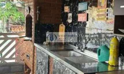 Linda casa com 3 dormitórios e 2 vagas no Jardim Vila Formosa