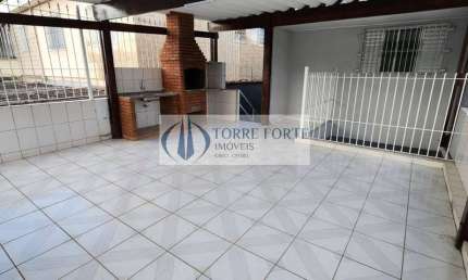 Linda casa com 3 dormitórios, terraço e 2 vagas de garagem em Tucuruvi