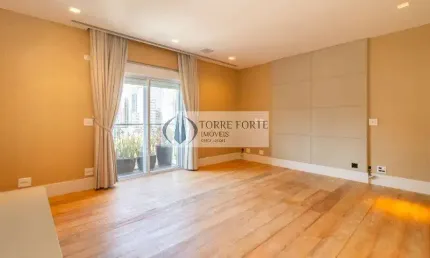 Lindo apartamento com 2 dormitórios, sacada e 6 vagas no Itaim Bibi
