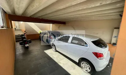 Casa com 3 dormitórios , 3 vagas com edícula em Sto. André no Campestre