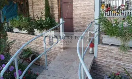 Bela casa térrea com 6 dormitórios na vila manchester