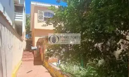 Lindo sobrado 4 dormitórios, 2 vagas na Vila Floresta