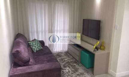 Apartamento Reformado com 2 Dormitórios e 1 Vaga em Cangaíba
