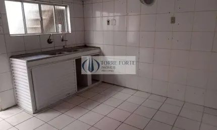 Casa Terrea com 3 dormitorios 1 banheiro 1 vaga coberta em Poa .