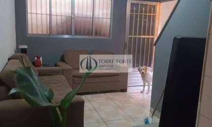 Sobrado Amplo com 4 Dormitórios, Sendo 1 Suíte e 1 Vaga no Jardim Lajeado