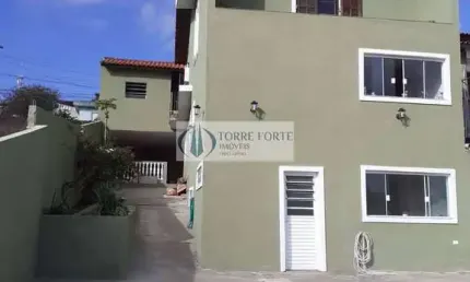 Casa Ampla 4 Dormitórios, Suíte, 3 Vagas e Pomar em Mogi das Cruzes